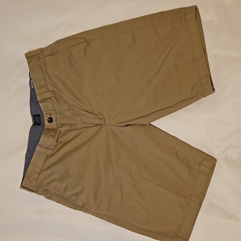 NWOT JCREW 10.5" tech stretch short
